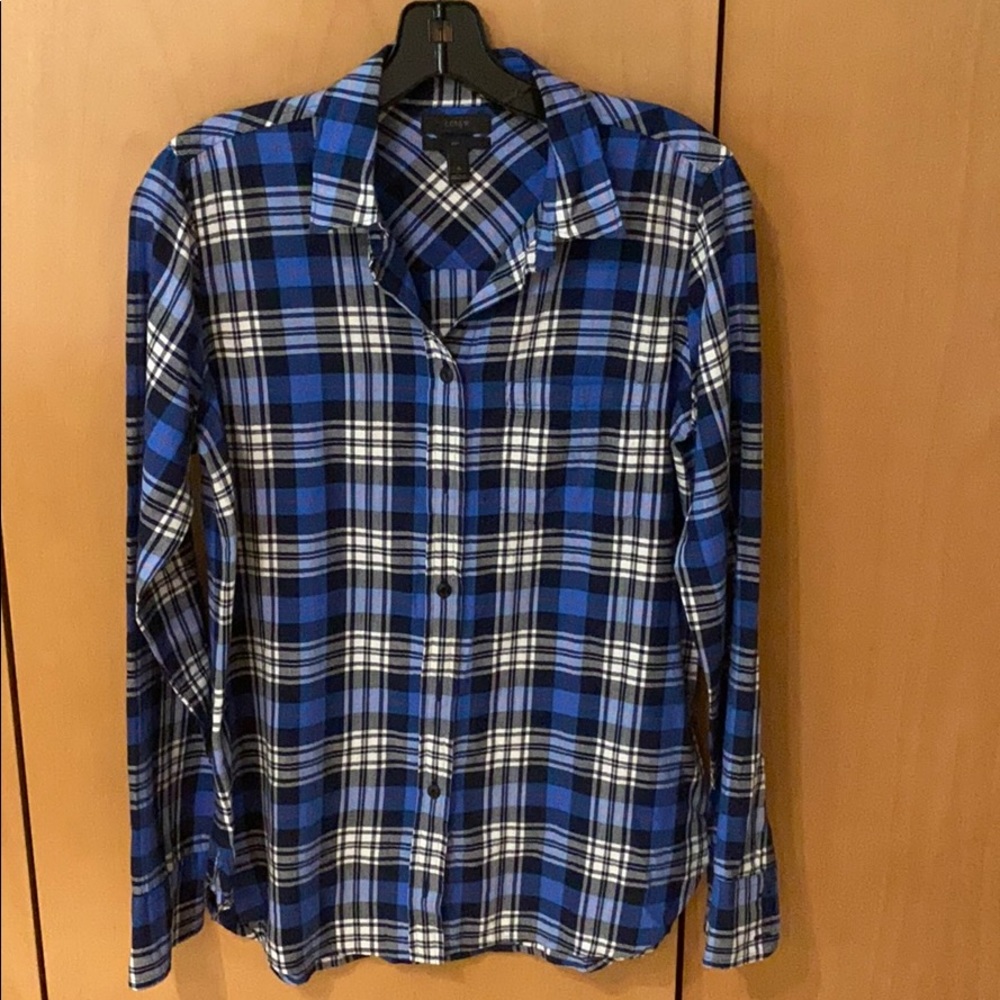 “Boy fit” button up shirt